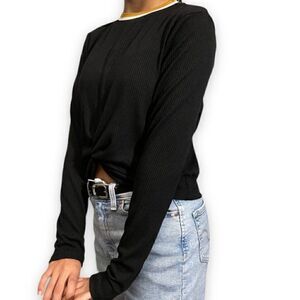 Ribbed Twist Cropped Long Sleeve Top